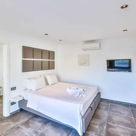 Villa Sloe *